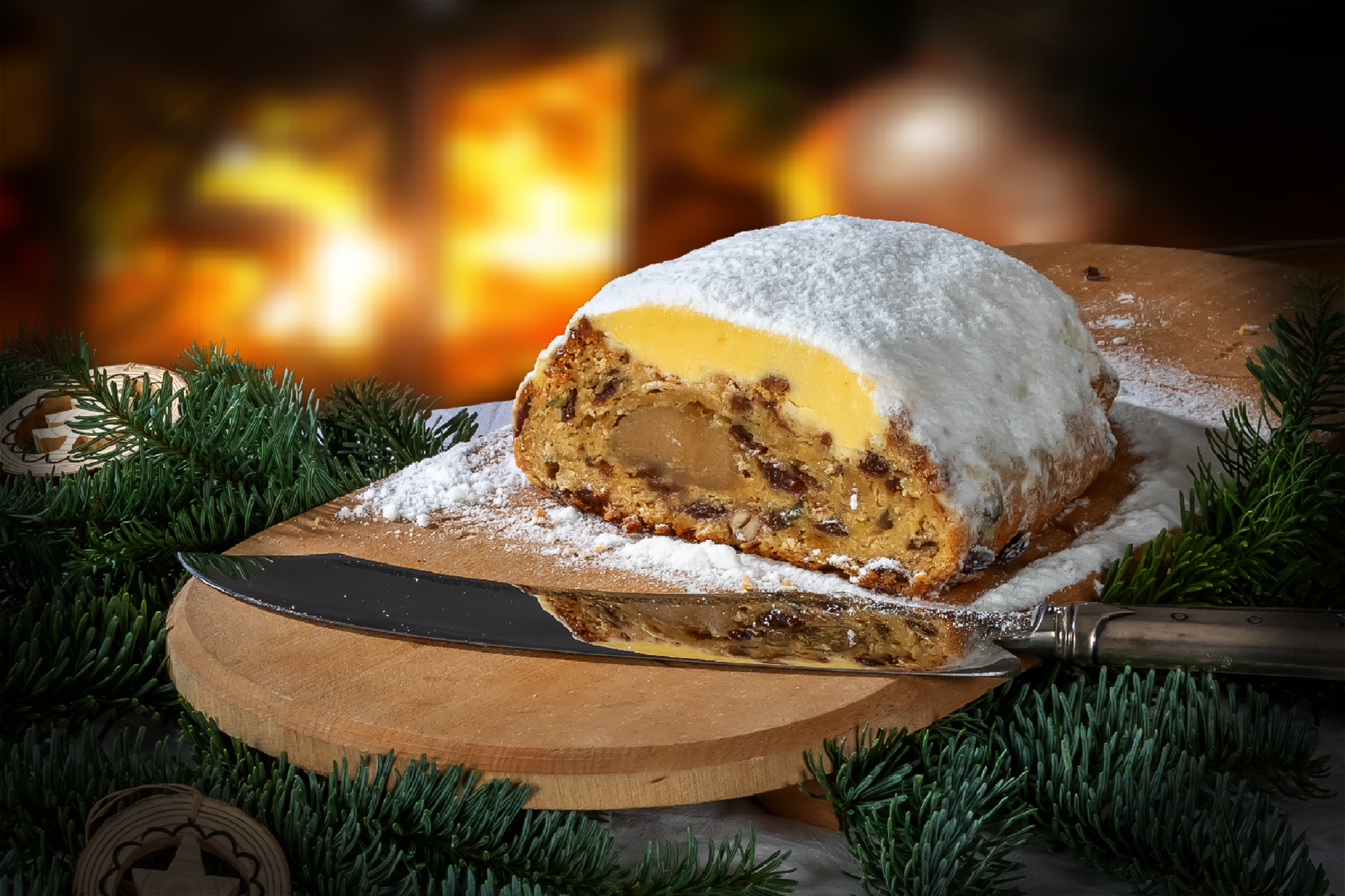 Original erzgebirgischer Marzipanstollen